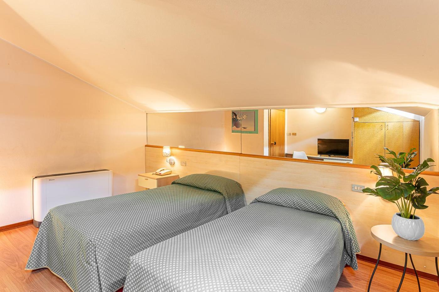 Hotel Zio อิโมลา ภายนอก รูปภาพ